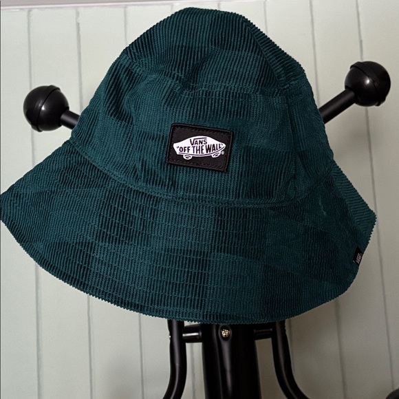 Vans Accessories - Vans bob unisex (NWOT)